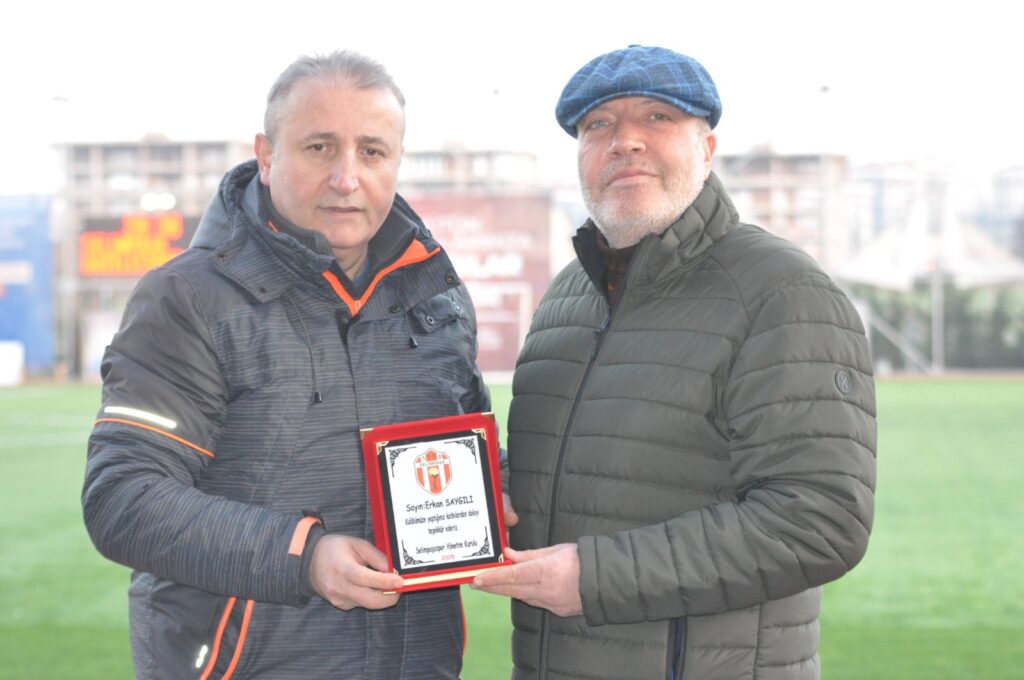 ŞAMPİYONDAN VEFA PLAKETLERİ