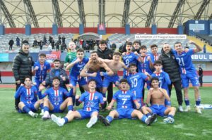 7 24  HAFTALARA SİLİVRİSPOR DAMGASI GENÇLER AĞABEYLERİNİN YOLUNDA