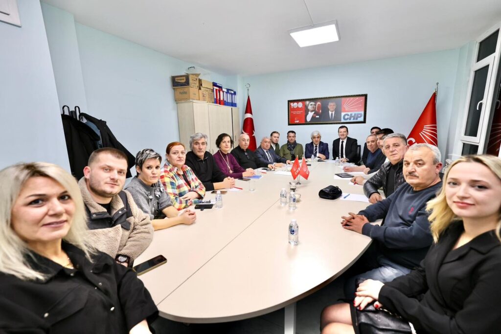 Başkan Balcıoğlu, CHP İlçe Yönetimiyle Toplantı Düzenledi
