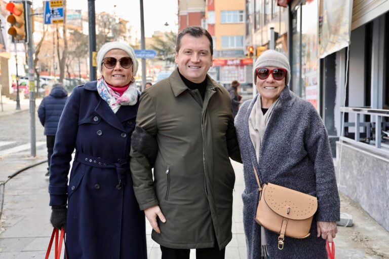 Başkan Balcıoğlu, Silivri Çarşısında Vatandaşlarla Bir Araya Geldi