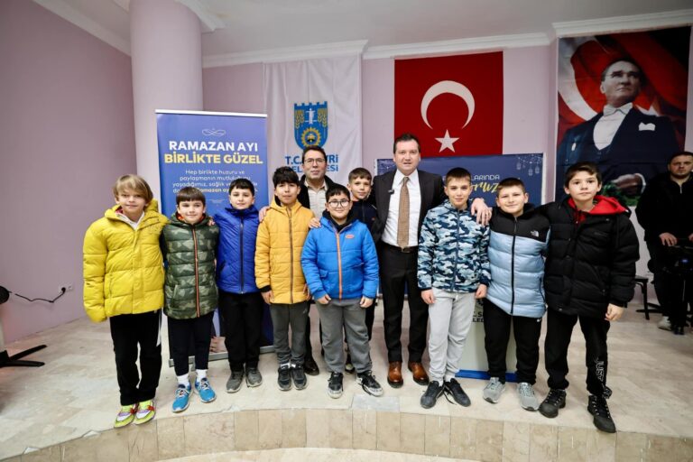 Silivri Belediyesi Seymen Mahallesinde İftar Programı Düzenledi