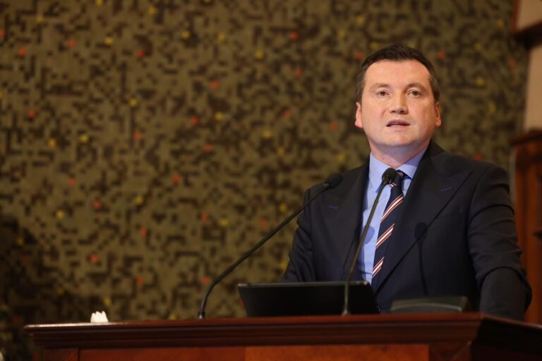 “Milletimizin de desteğiyle Silivri hak ettiği noktaya taşınacak”