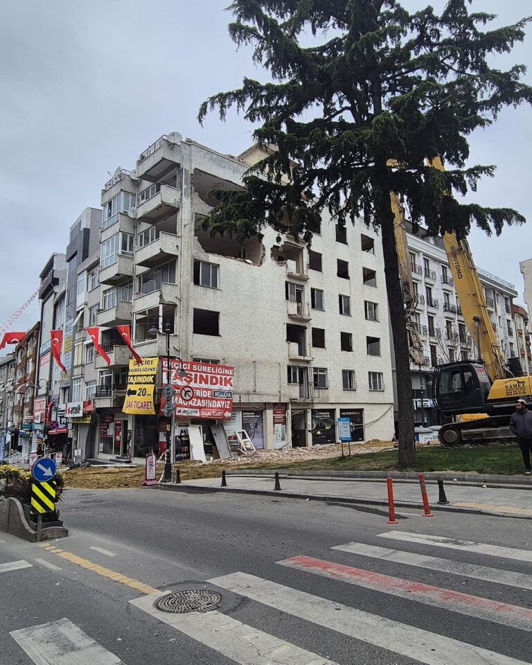 Silivri’de Yıkım çalışmaları hızlandı