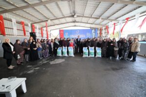 Danamandıra Mahallesin ‘de Taban Gübresi Dağıtım Töreni Düzenlendi