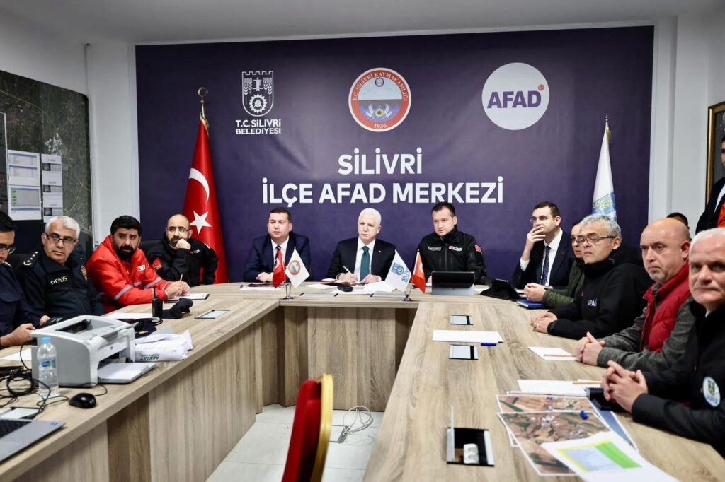 İstanbul Valisi Davut Gül, Afet Sonrası Çalışmaları Değerlendirdi