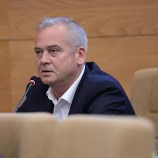 Barlas’tan Özel’e ‘Cunta’ tepkisi