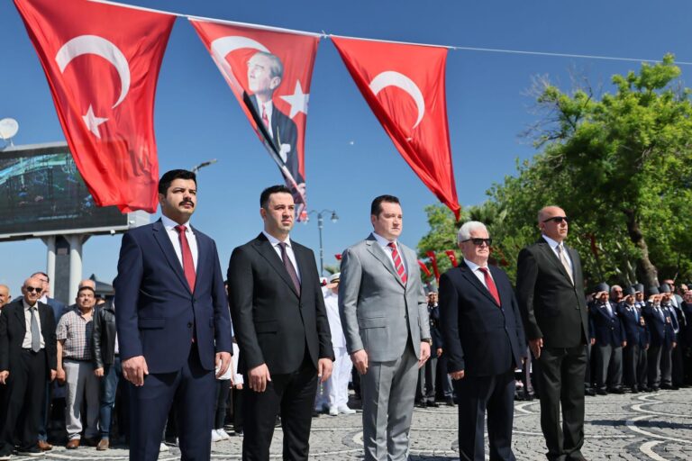 Başkan Bora Balcıoğlu, 19 Mayıs Çelenk Sunma Törenine Katıldı