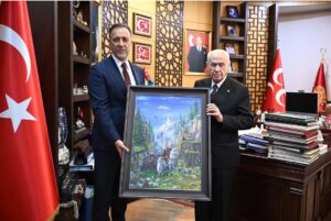 Volkan Yılmaz’dan Bahçeli’ye Anlamlı Bozkurt Hediyesi