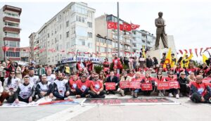 Atatürk Meydanı’nda Sessiz Protesto, Güçlü Mesaj