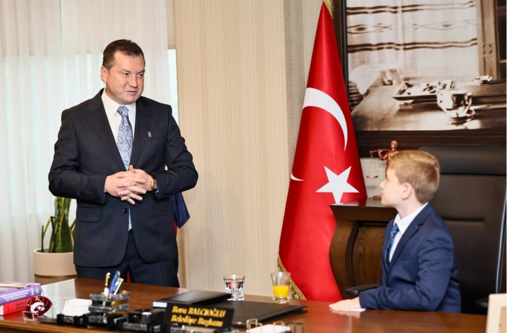 Silivri’de 23 Nisan Geleneği: Başkanlık Koltuğu Miniklere Emanet