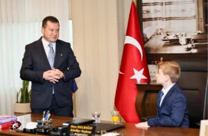 Silivri’de 23 Nisan Geleneği: Başkanlık Koltuğu Miniklere Emanet