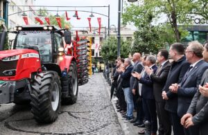 Silivri’de Çiftçinin Emeğine Traktörlü Kutlama
