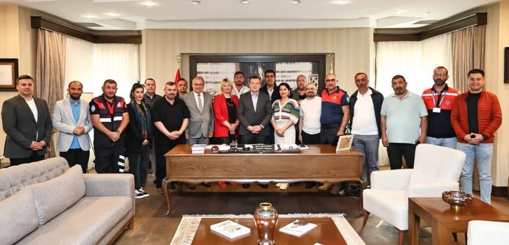 BALCIOĞLU’NDAN BELEDİYE-İŞ’E ZİYARET TEŞEKKÜRÜ