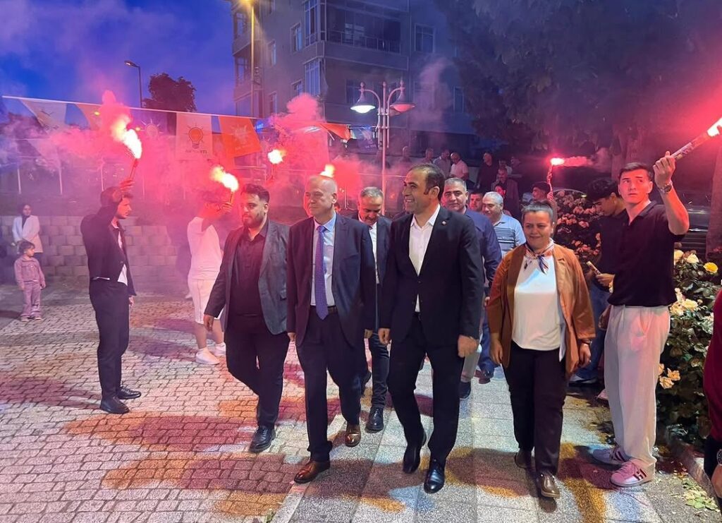 Gümüşyaka’da AK Parti Buluşması: Teşkilat Sahada Birlik Mesajı Verdi