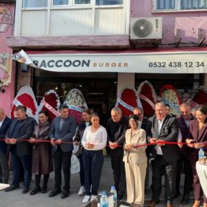 RACCOON BURGER HİZMETE GİRDİ